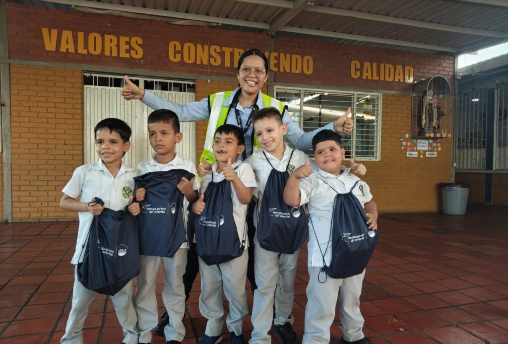 20250519 ENTREGA KIT ESCOLARES